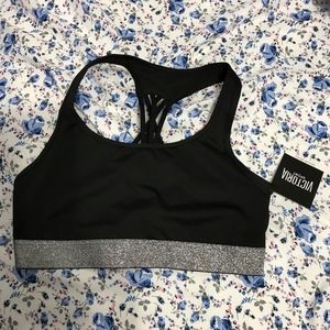 Victoria strappy back sport bra